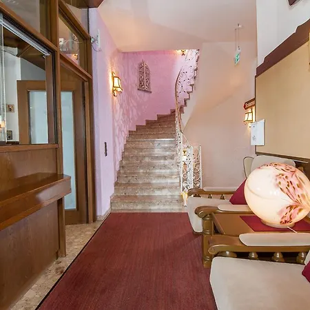 Koenigshof Hotel 3*